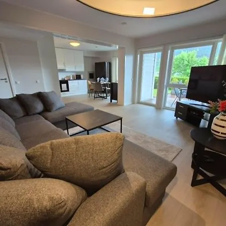 Apartman 3 Bedroom With Terrace And Free Parking *