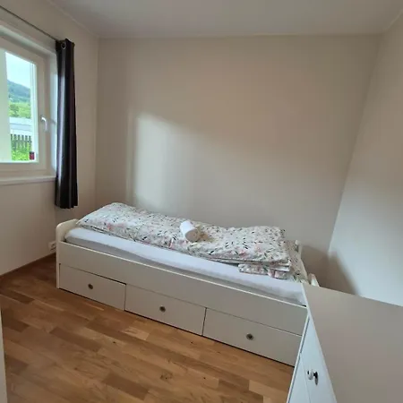 Lägenhet 3 Bedroom With Terrace And Free Parking *