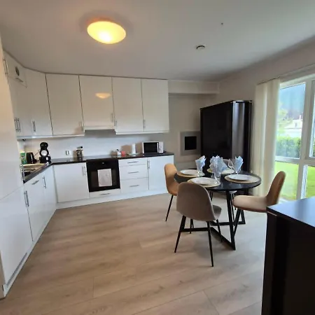 3 Bedroom With Terrace And Free Parking